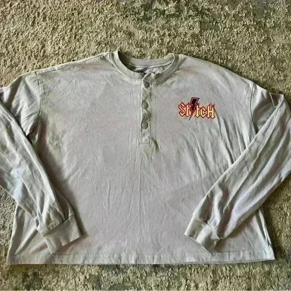 Women’s medium oversized semi cropped Disney rock&roll Stitch live shirt NWOT